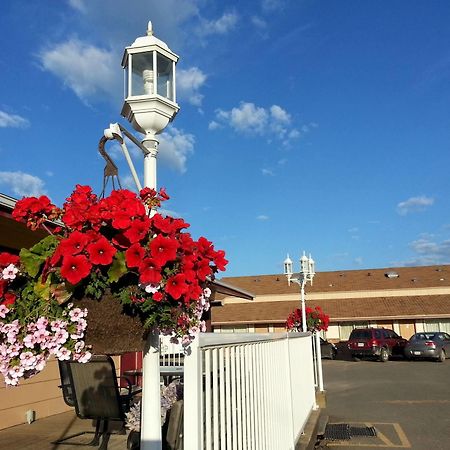 Traveller'S Inn Dawson Creek Ngoại thất bức ảnh